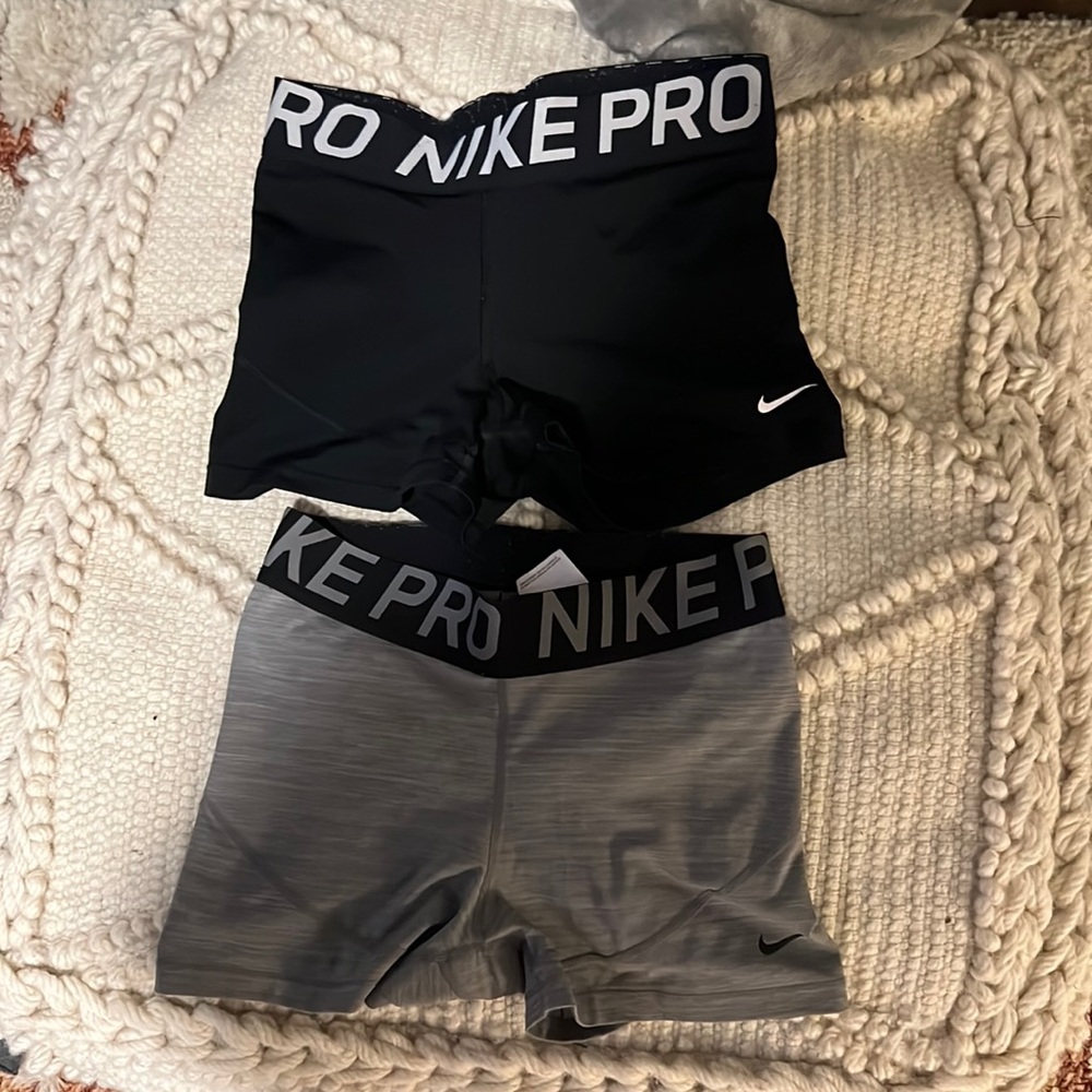 Nike pro shorts bundle size medium